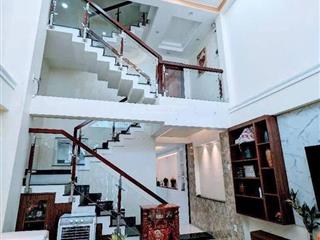 Nhà 4 tầng  hxh  sát phú mỹ hưng  dưới 8 tỷ