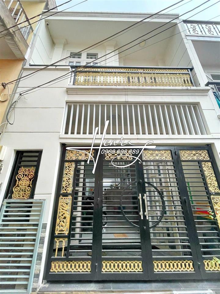 Nhà mới  vào ở ngay  gần khu him lam, quận 7