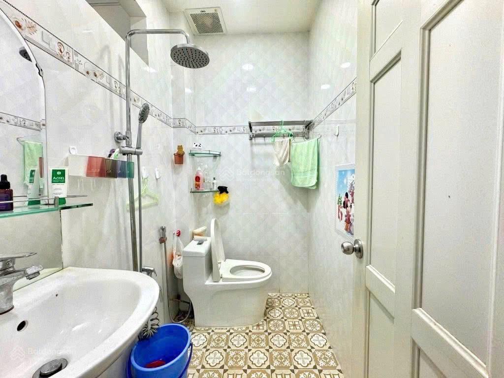 Nhà mới  vào ở ngay  gần khu him lam, quận 7