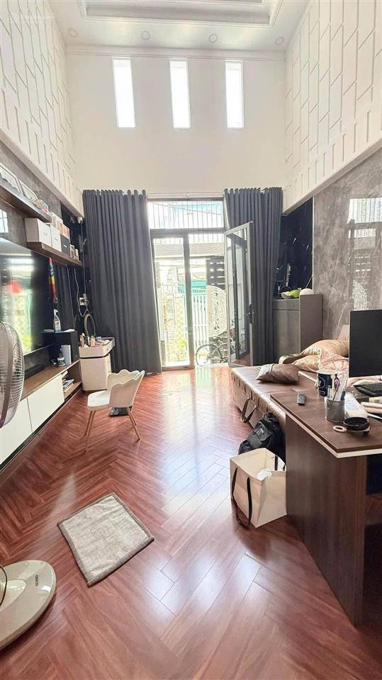 Nhà đẹp 3 tầng có dòng tiền trung tâm q7.