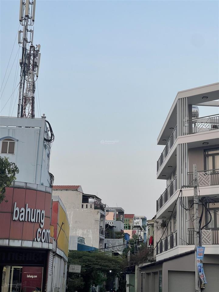Cách đường tạ quang bửu 100m, tt quận 8, dt lớn 70m2, xây dựng 2 tầng, chỉ nhĩnh 6 tỷ
