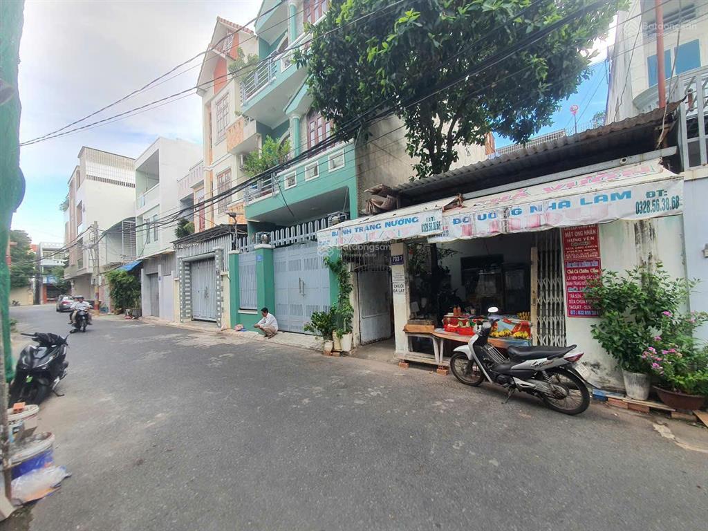 Gia đình tôi muốn bán miếng đất cùng căn nhà cấp 4 ngay khu trung tâm vũng tàu