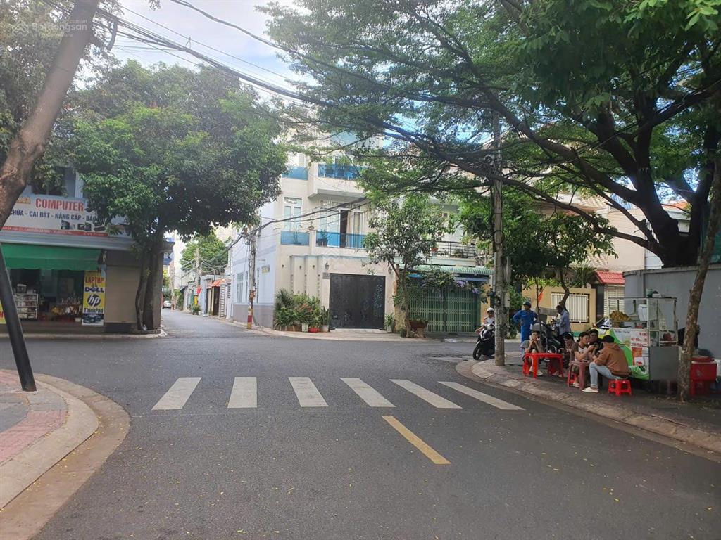 Gia đình tôi muốn bán miếng đất cùng căn nhà cấp 4 ngay khu trung tâm vũng tàu