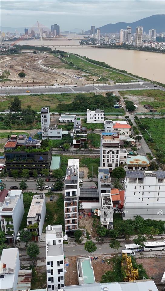 Lô góc ngã 4 doãn khuê  đỗ pháp thuận, sát sông, cạnh dự án tòa tháp 69 tầng cao nhất miền trung.