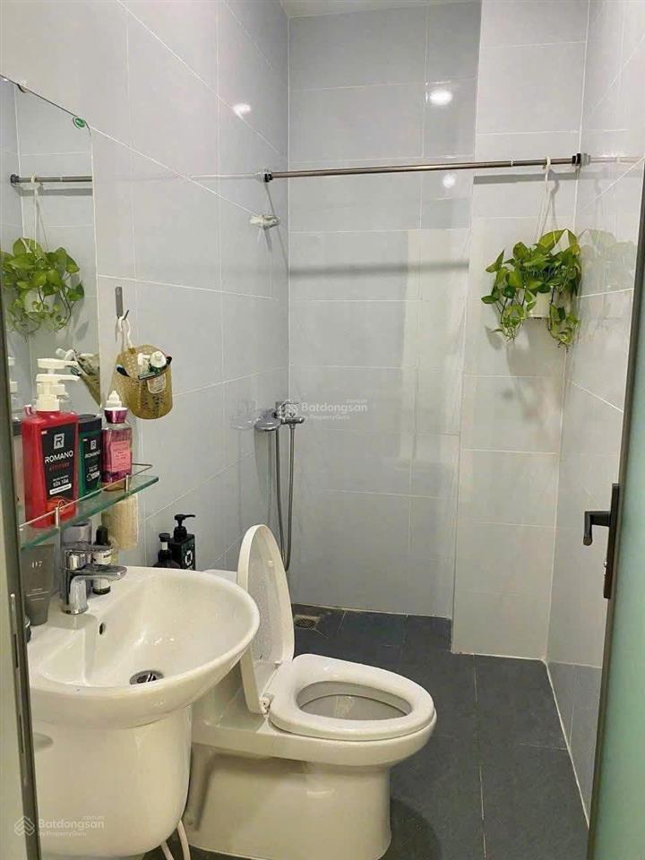 Ngay đại học hutech + ban công tách bếp mới 100% full nội thất.  ngay 0989 785 ***