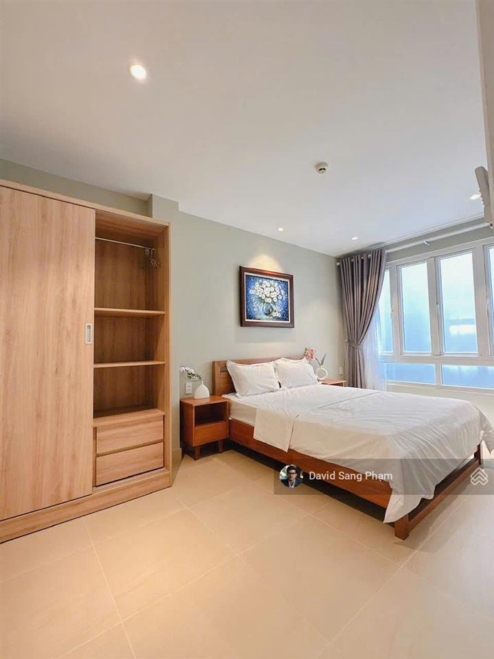 Mới 100%  căn hộ 50m2 nằm ngay trạm metro  thang máy + full nội thất.  kaity 0989 785 ***