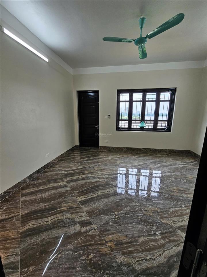 Chính chủ cho thuê nhà riêng 3 tầng, 2 phòng ngủ 82m2 tại ngọc thụy, long biên