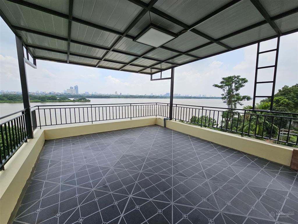 Chính chủ cho thuê nhà riêng 3 tầng, 2 phòng ngủ 82m2 tại ngọc thụy, long biên