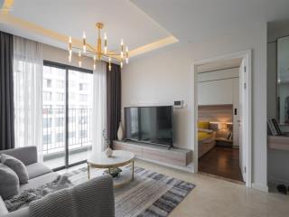 Bán căn hộ 2pn 2vs  ban công đông nam  view hồ  full nội thất. thiết kế nhà đẹp. giá 9.8 tỷ