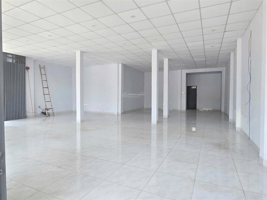 Cho thuê mặt bằng ngang 14m đẹp hợp kd lô góc 2 mặt tiền đường lớn ngũ hàn sơn