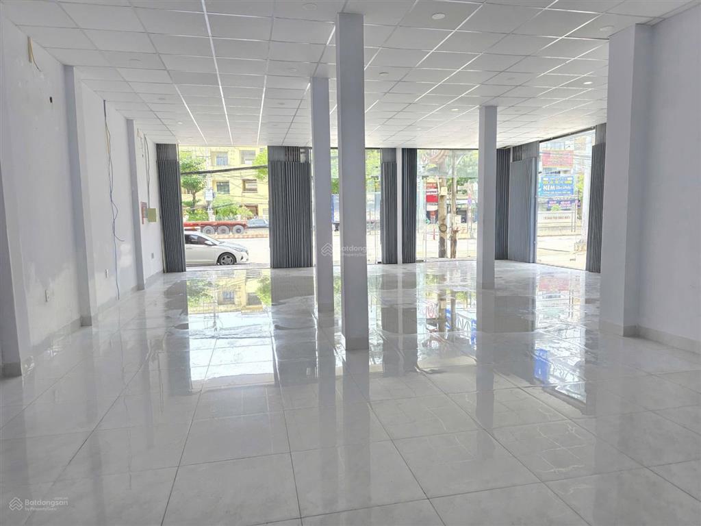 Cho thuê mặt bằng ngang 14m đẹp hợp kd lô góc 2 mặt tiền đường lớn ngũ hàn sơn