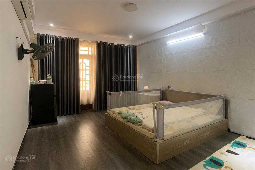 Nhà 3.5 tầng mặt tiền đường đinh công tráng