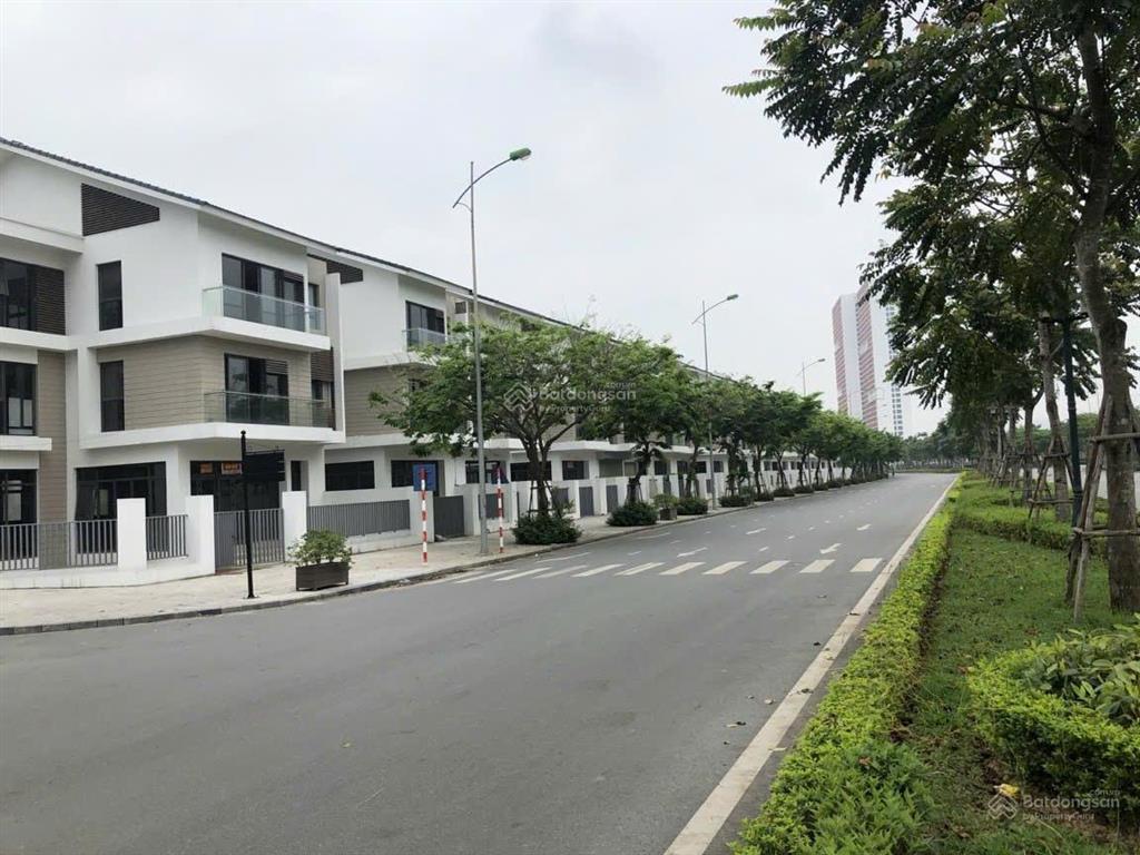 Cần bán gấp biệt thự an vượng giá 35 tỷ tây bắc cạnh hồ