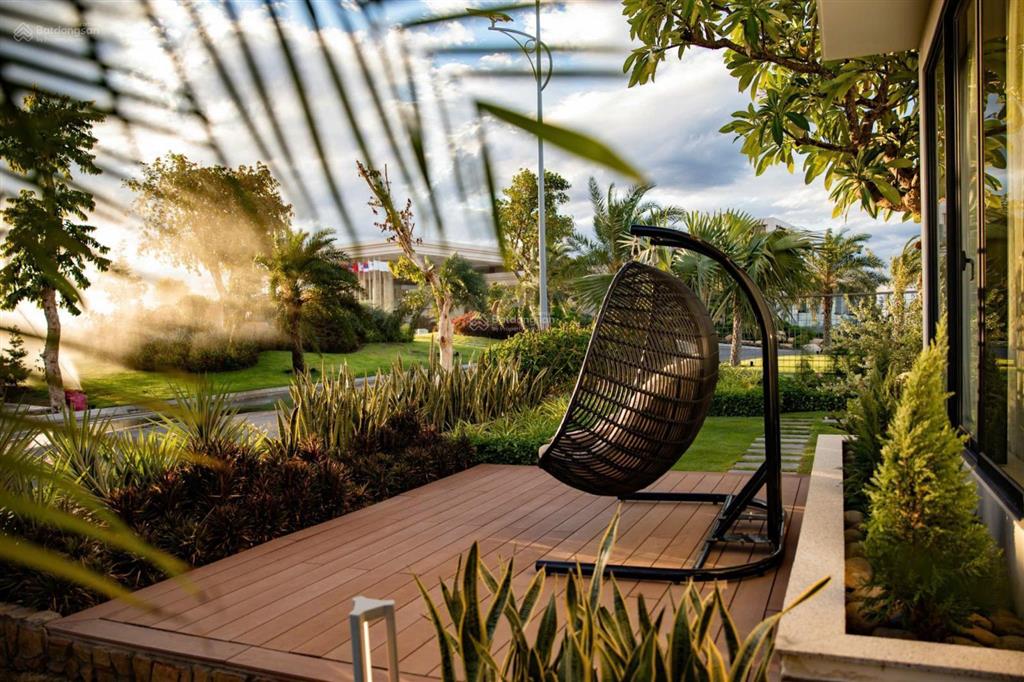 Em nguyệt nha trang cần bán biệt thự caraworld cam ranh bãi dài view sân golf, sổ đỏ hoàn công