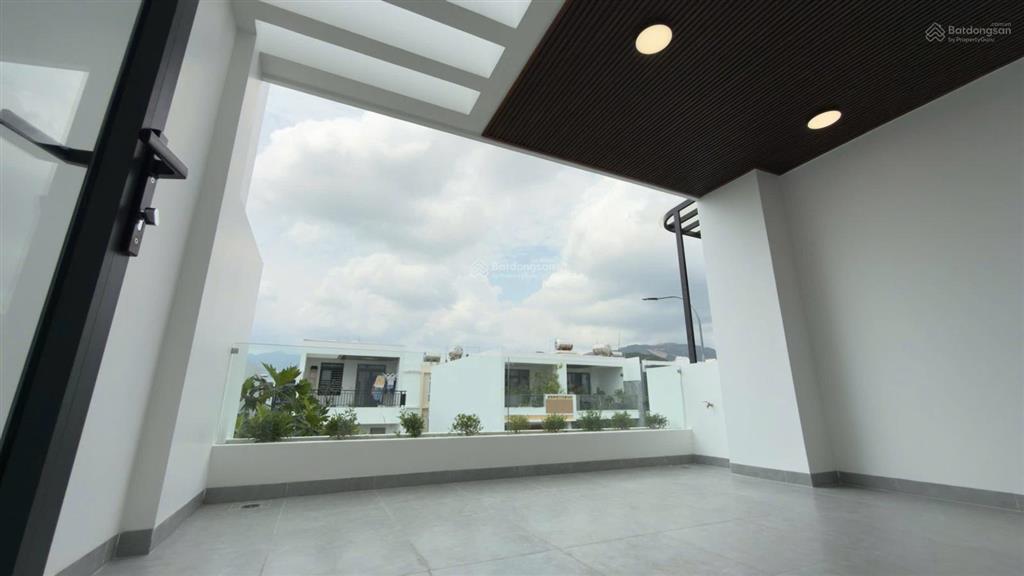 Em nguyệt nha trang cần bán nhà mỹ gia gói 7 đường 12m, tặng full nội thất dòng tiền 30tr/th