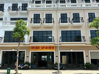 Bán gấp căn ngay đường 25m cho thuê ngay 33 triệu/ 1 tháng tiền thuê. giá 6.8tỷ vin quảng trị