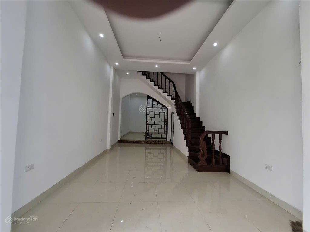 Cho thuê gấp liền kề tại số nhà 34 ngõ 389 hoàng quốc việt (tân đô), cầu giấy