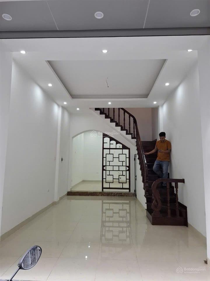 Cho thuê gấp liền kề tại số nhà 34 ngõ 389 hoàng quốc việt (tân đô), cầu giấy