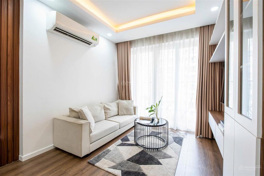 Căn hộ sky center 5 b phổ quang, tân bình 75m2 17 triệu 2 phòng ngủ đầy đủ tiện nghi gần sân bay