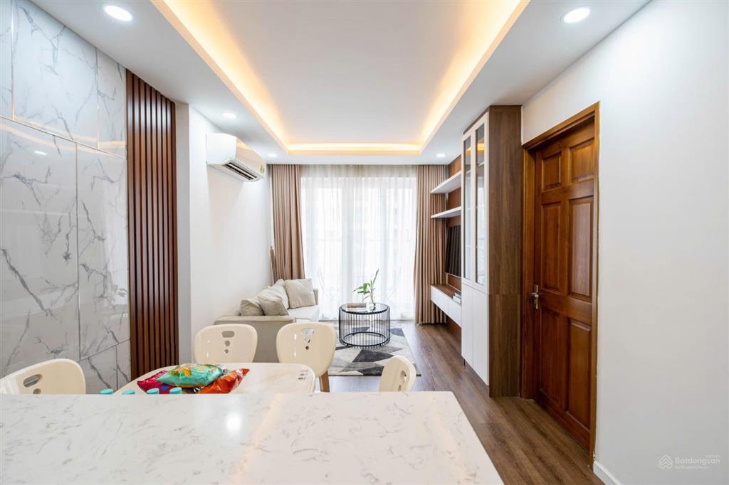 Căn hộ sky center 5 b phổ quang, tân bình 75m2 17 triệu 2 phòng ngủ đầy đủ tiện nghi gần sân bay