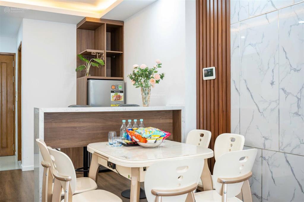 Căn hộ sky center 5 b phổ quang, tân bình 75m2 17 triệu 2 phòng ngủ đầy đủ tiện nghi gần sân bay