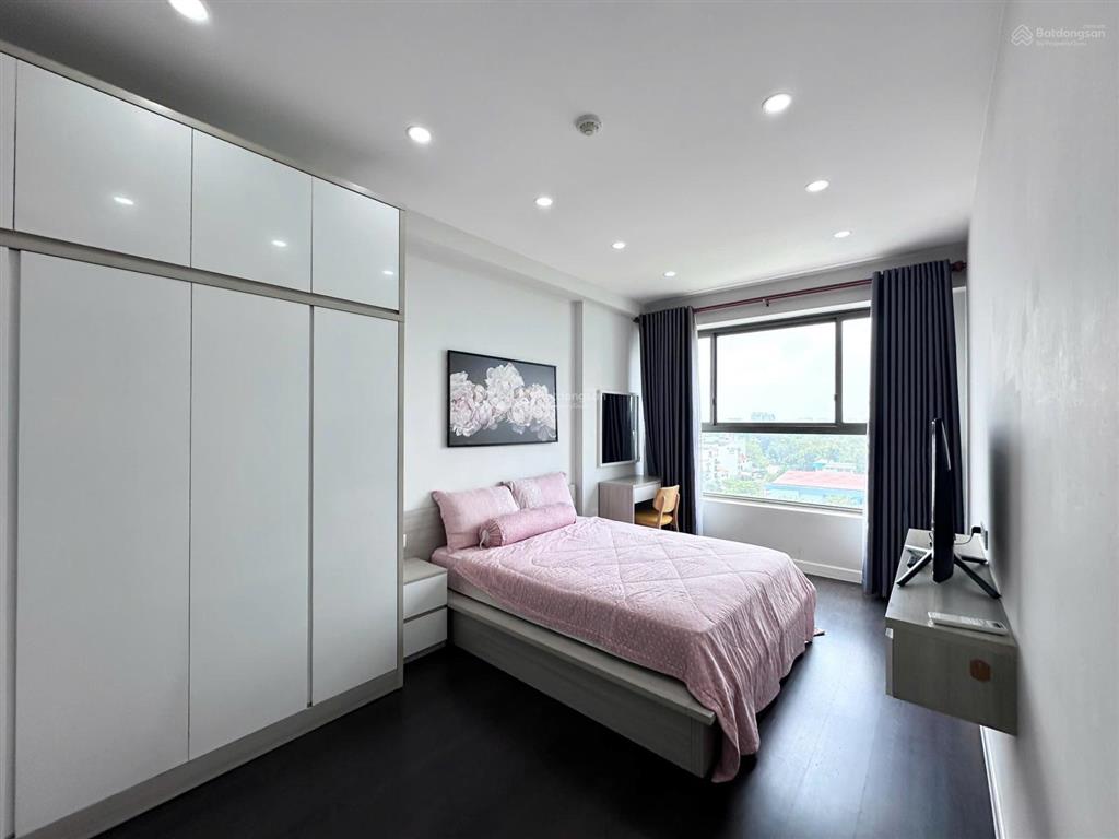 Cho thuê căn hộ golden mansion 2 phòng ngủ novaland khu sân bay 75m2 16 triệu có nội thất thoáng