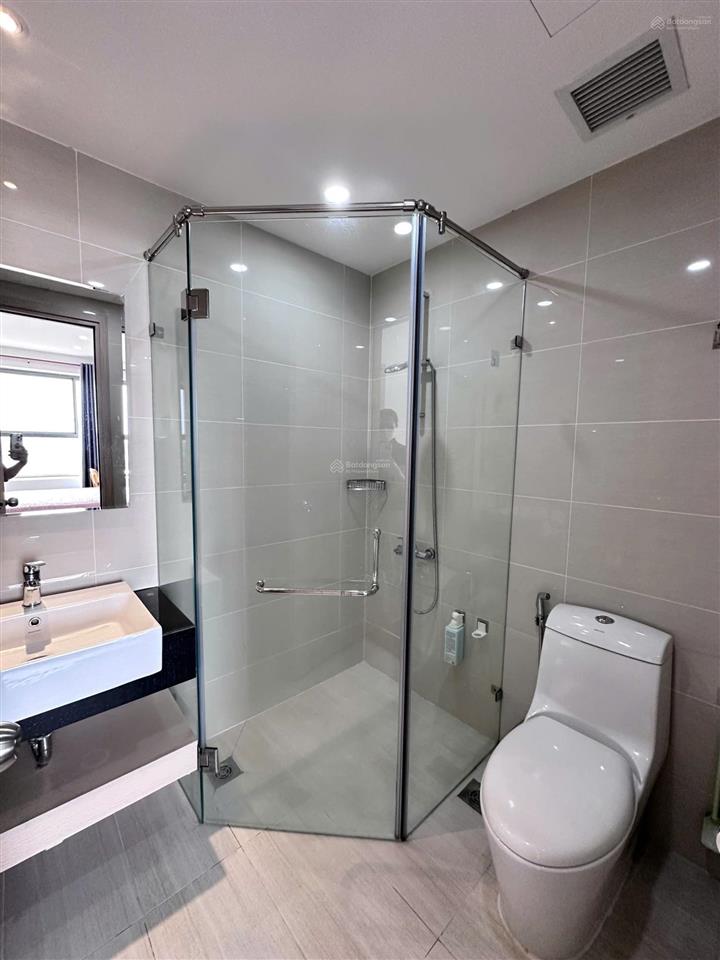 Cho thuê căn hộ golden mansion 2 phòng ngủ novaland khu sân bay 75m2 16 triệu có nội thất thoáng