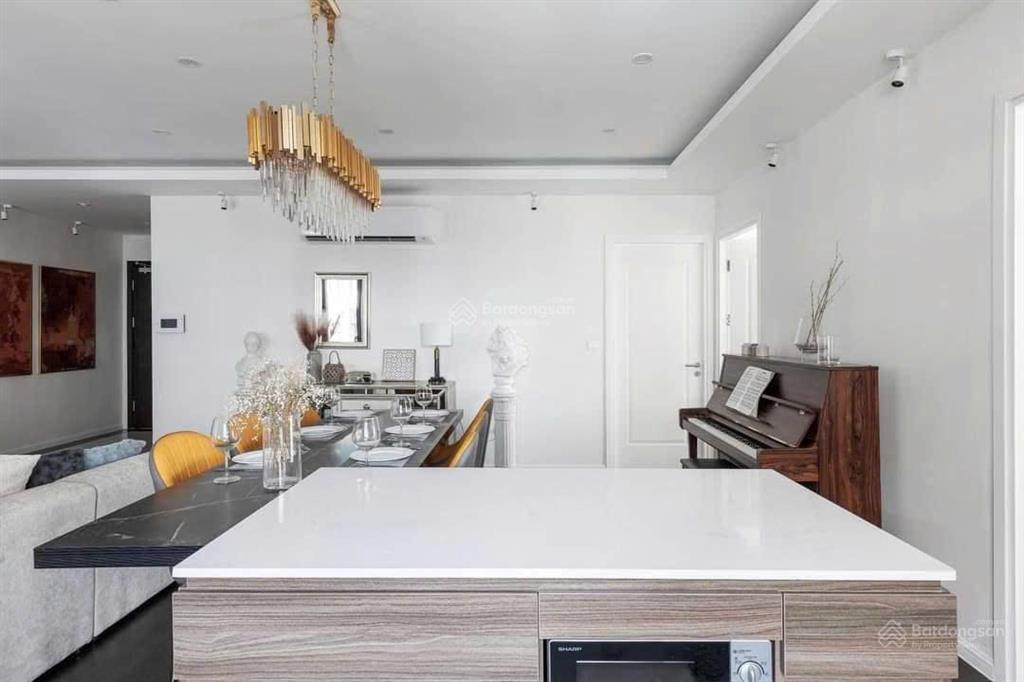 Bán căn hộ góc đầy đủ 3 phòng golden mansion novaland khu sân bay 99m2 8.16 tỷ sắp có sổ hồng