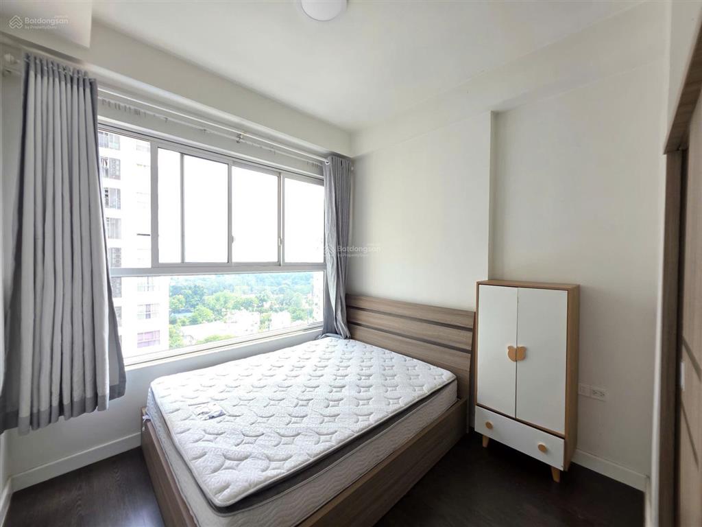 Bán căn 5.9 tỷ novaland golden mansion gần sân bay 69m2 đầy đủ nội thất tầng cao thoáng mát