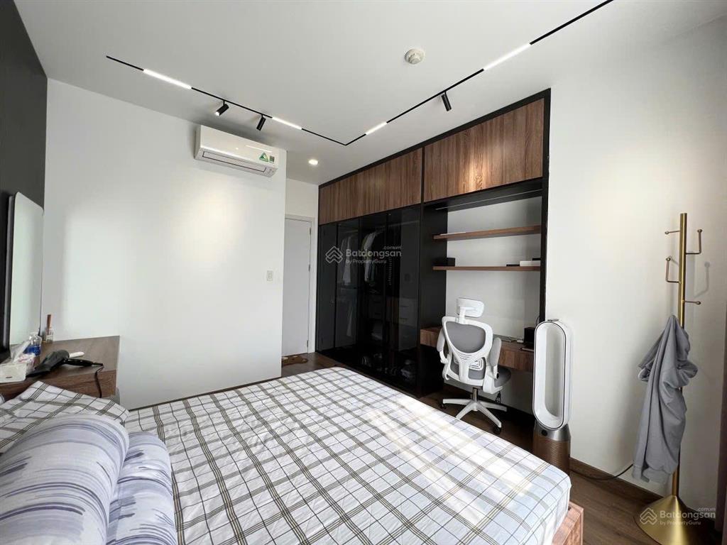 Bán căn 3 phòng 83m2 8,3 tỷ nội thất cao cấp view đông nam tầng cao thoáng mát orchard parkview
