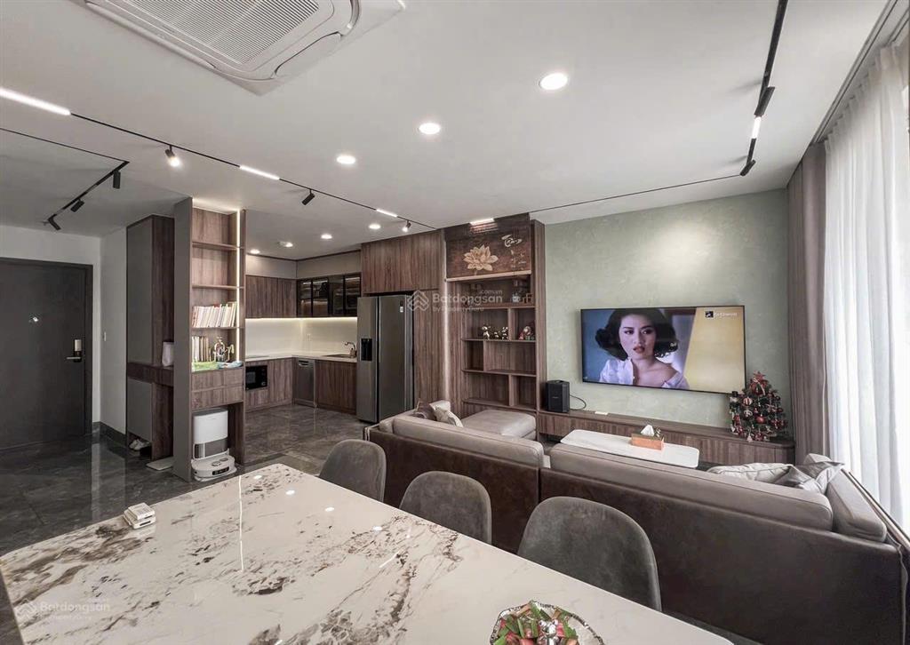 Bán căn 3 phòng 83m2 8,3 tỷ nội thất cao cấp view đông nam tầng cao thoáng mát orchard parkview