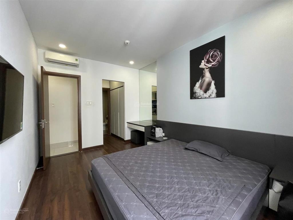 Bán căn 2 phòng ngủ hđmb 69m2 2đầy đủ nội thất cao cấp tầng cao view đẹp orchard parkview novaland