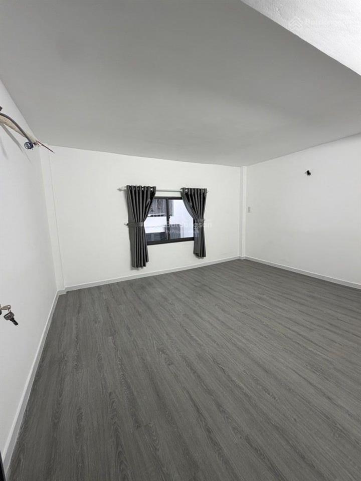 Nhà gần mặt tiền vườn lài  hẻm xe hơi  3 tầng 4x10m  nhà mới đẹp  hoàn công  5.9 tỷ