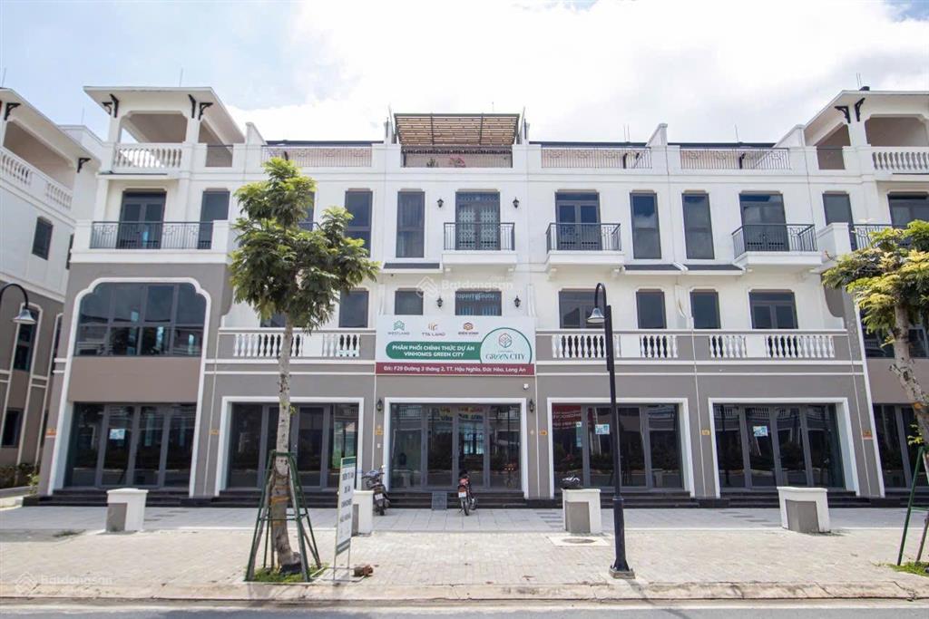 Bán căn shophouse mặt tiền trục chính vào dự án vinhomes green city, lộ giới 38m