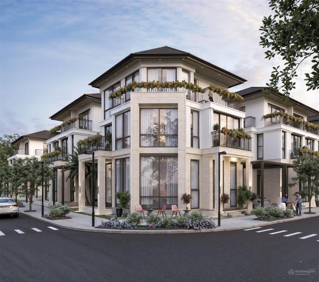 Bán căn shophouse 4 tầng 2 mặt tiền , đối diện eco retreat