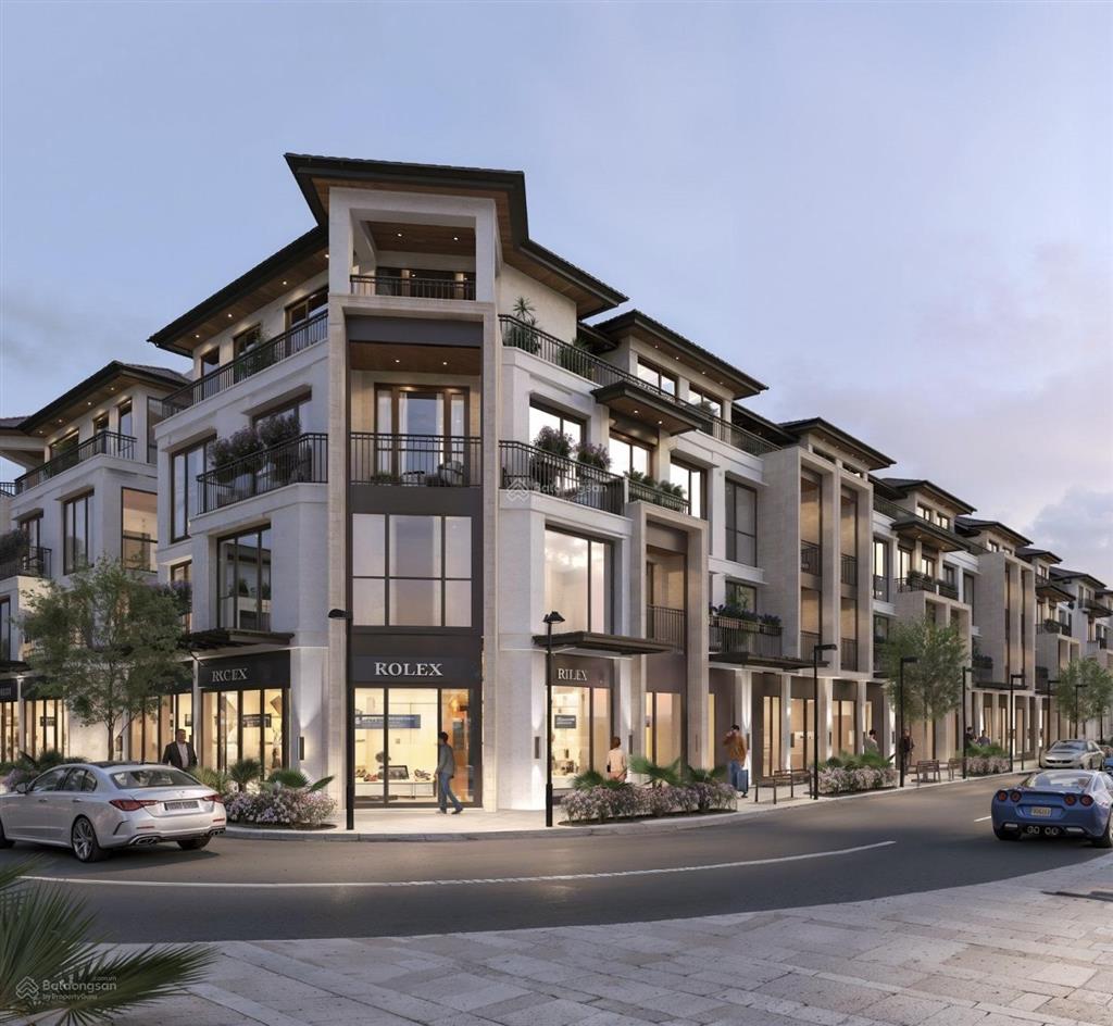 Bán căn shophouse 4 tầng 2 mặt tiền , đối diện eco retreat