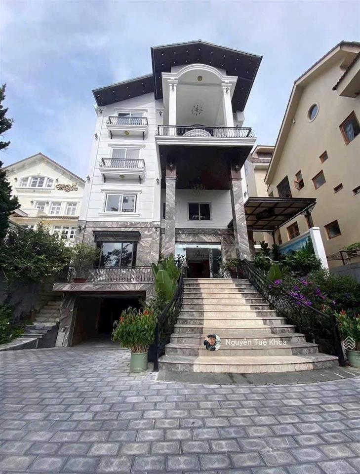 Bán khách sạn mặt tiền triệu việt vương phường 4 đà lạt 85tỷ