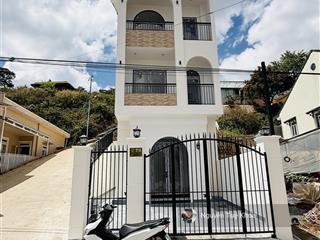 Bán nhà mặt tiền đa phú phường 7 đà lạt giá bán chỉ 3,9tỷ nhà mới 100%