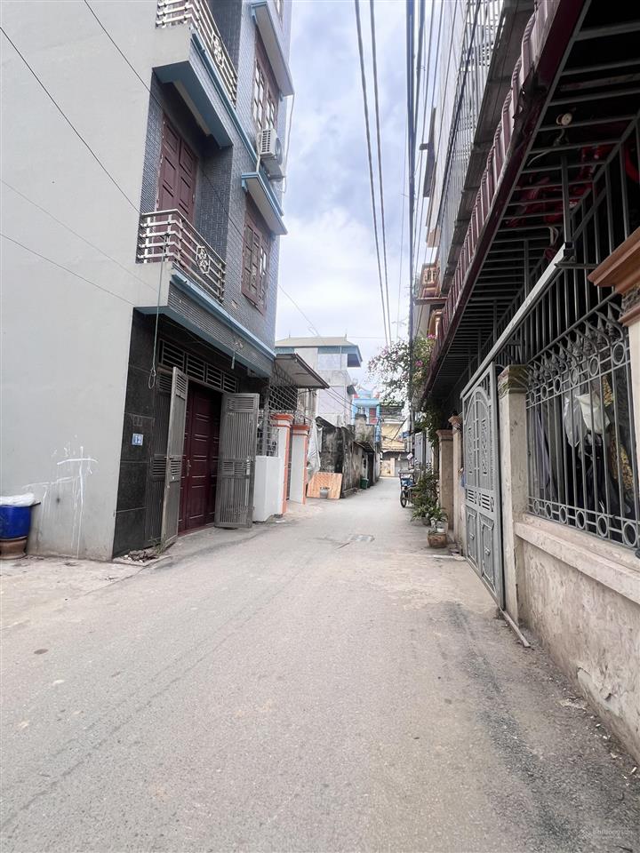 Siêu phẩm có 102 yên lộ, đất dt 48m mặt tiền 4m, lô góc 2 mặt ngõ, ô tô tránh, ngõ thông rộng