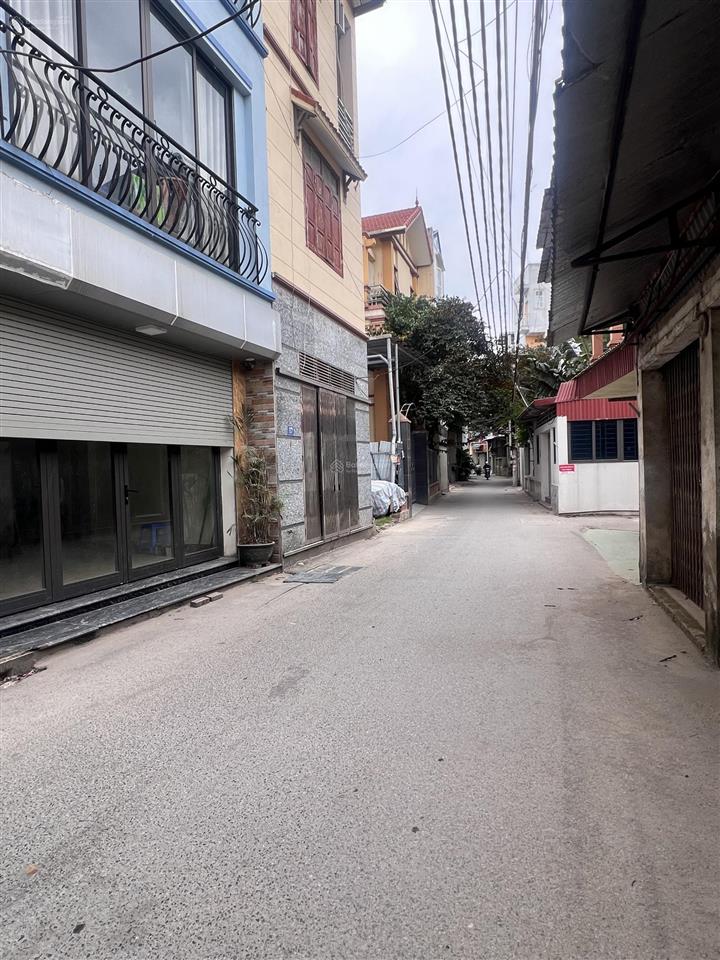 Siêu phẩm có 102 yên lộ, đất dt 48m mặt tiền 4m, lô góc 2 mặt ngõ, ô tô tránh, ngõ thông rộng