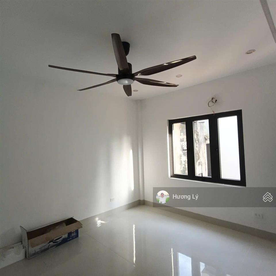 Mặt phố bà triệu 64m x 5 tầng, thang máy, thông sàn, kinh doanh, mt 4,6m, vị trí đắc địa