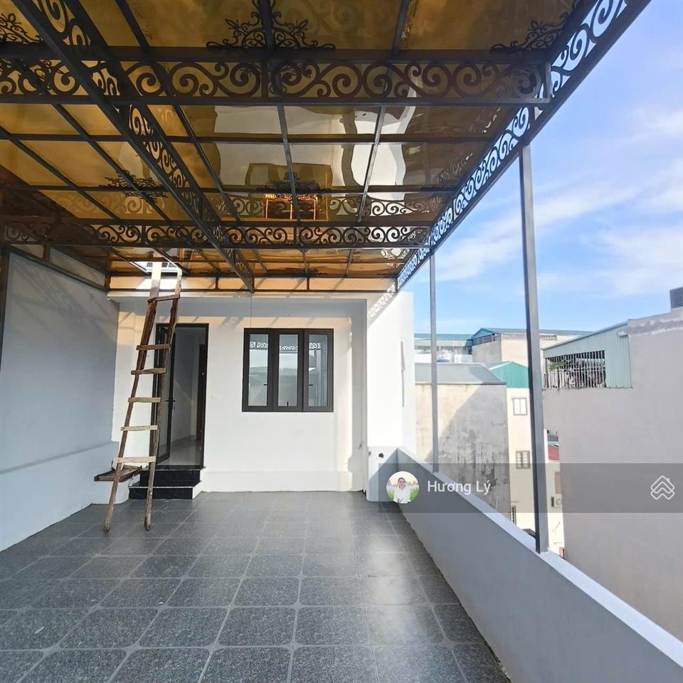 Mặt phố bà triệu 64m x 5 tầng, thang máy, thông sàn, kinh doanh, mt 4,6m, vị trí đắc địa