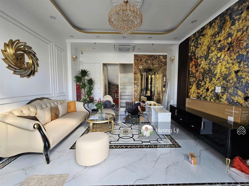 Cực sốc! mặt phố đại la 40m 7 tầng thang máy, kinh doanh đỉnh cao, nội thất sang, vỉa hè đá bóng