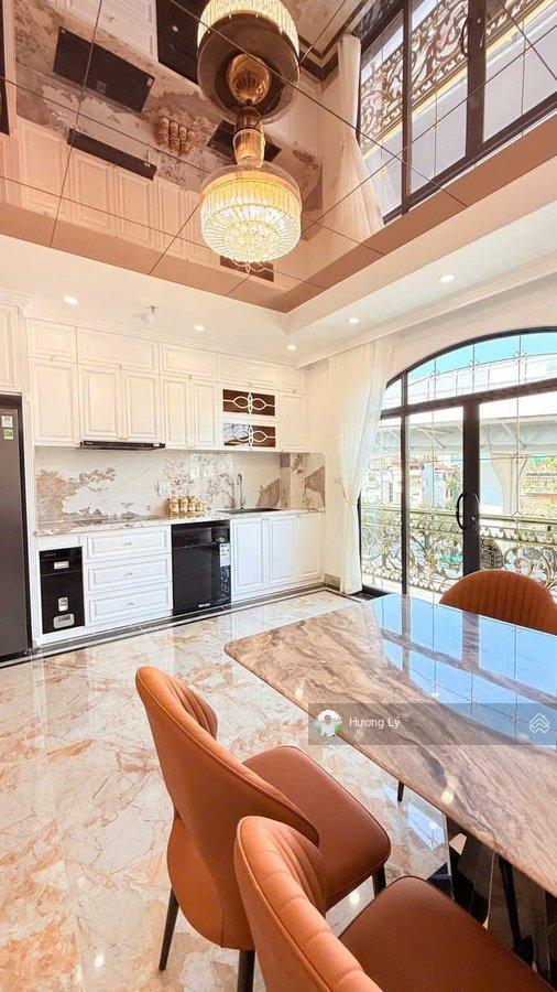 Cực sốc! mặt phố đại la 40m 7 tầng thang máy, kinh doanh đỉnh cao, nội thất sang, vỉa hè đá bóng