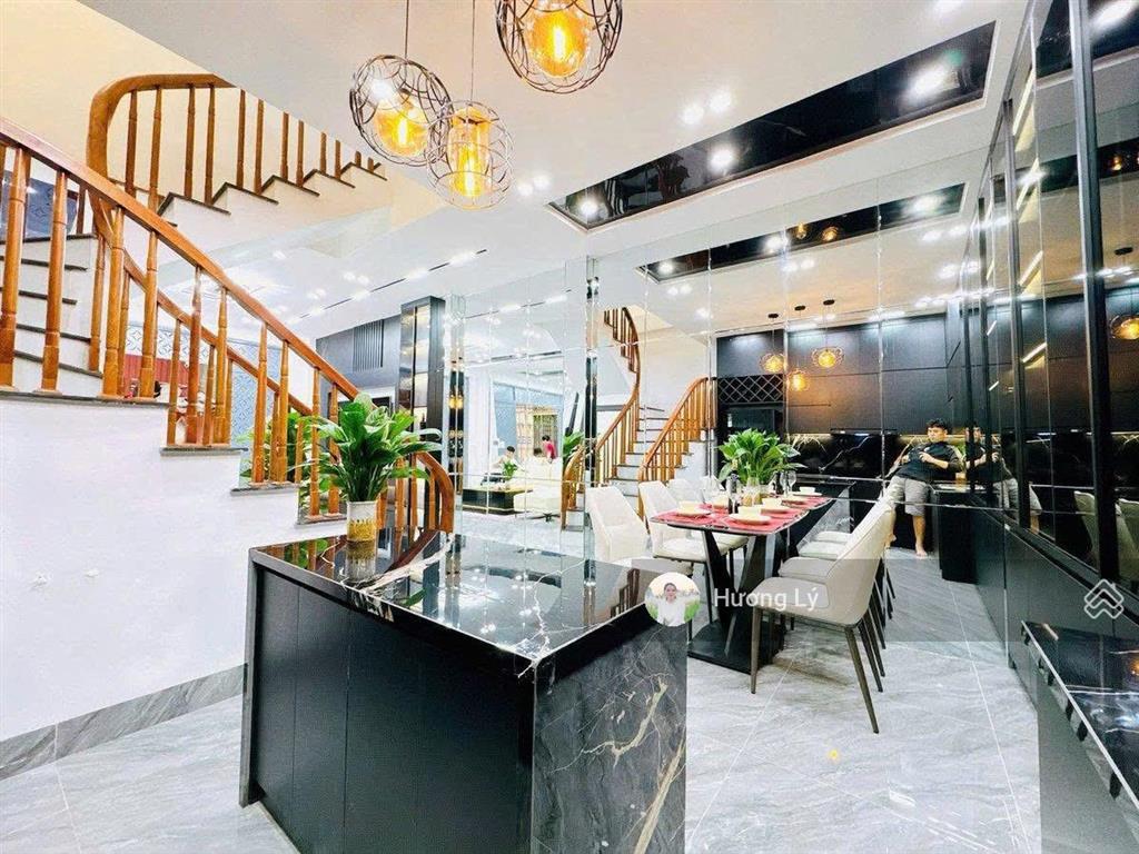 Bán nhà lk vạn phúc 50m2 x 7 tầng thang máy, thông sàn, ô tô vào nhà, không lỗi lầm, vị trí đẹp