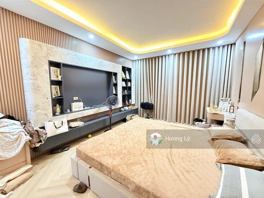 Bán nhà phân lô ngô thì nhậm 40m x 5 tầng, ô tô đỗ cửa, nội thất hiện đại, giá 12.9 tỷ