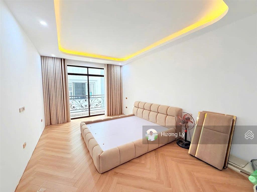 Bán nhà phân lô ngô thì nhậm 40m x 5 tầng, ô tô đỗ cửa, nội thất hiện đại, giá 12.9 tỷ