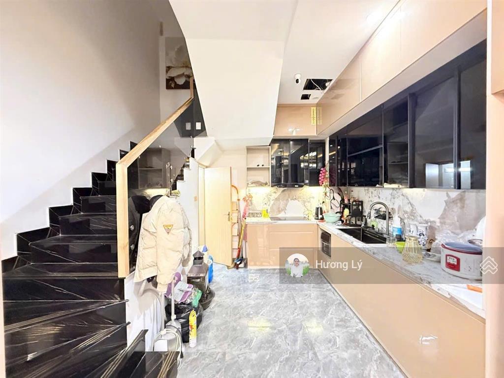 Bán nhà phân lô ngô thì nhậm 40m x 5 tầng, ô tô đỗ cửa, nội thất hiện đại, giá 12.9 tỷ