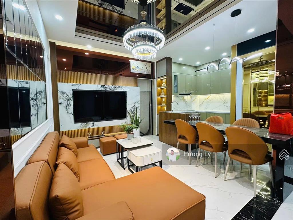 Đẳng cấp! bán nhà trương định 50m x 5 tầng, mt 5m, thang máy, full nội thất cao cấp, 11,8 tỷ