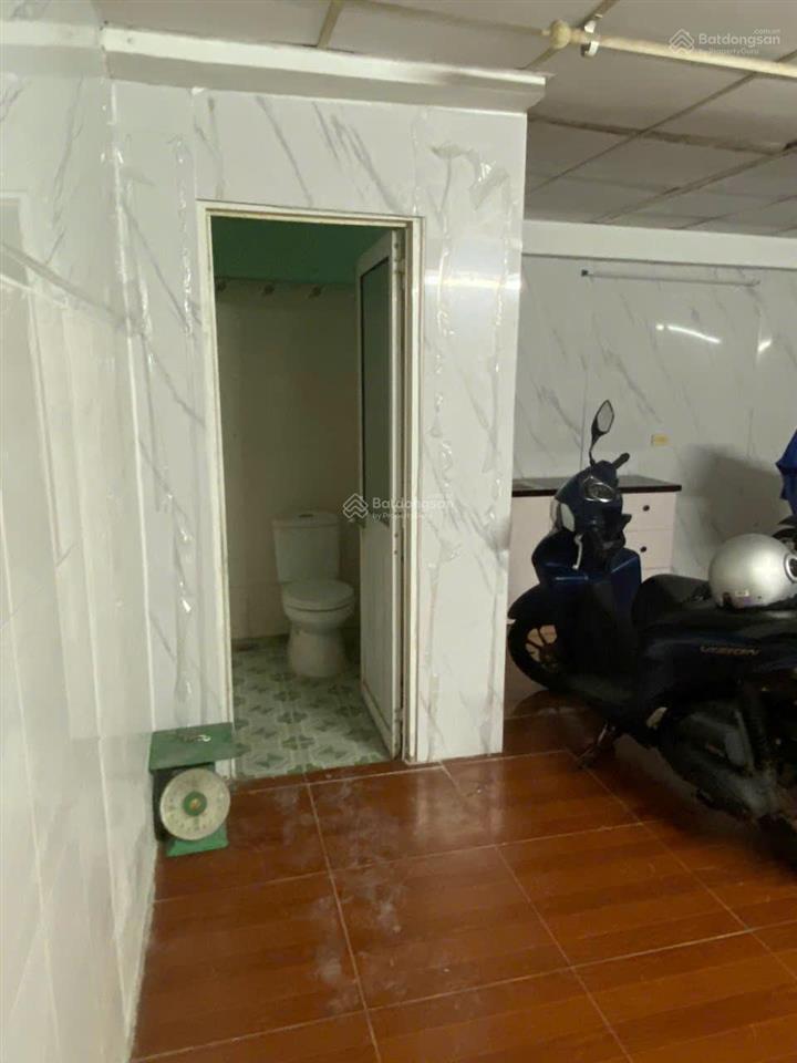 Phòng mặt tiền đinh bộ lĩnh ngay bến xe, 40m2, 5tr